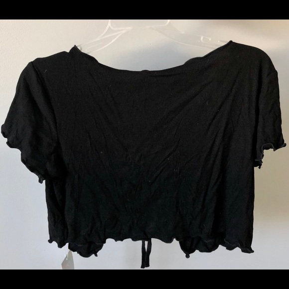 NWT ROMWE Black ribbed crop top - Picture 2 of 3